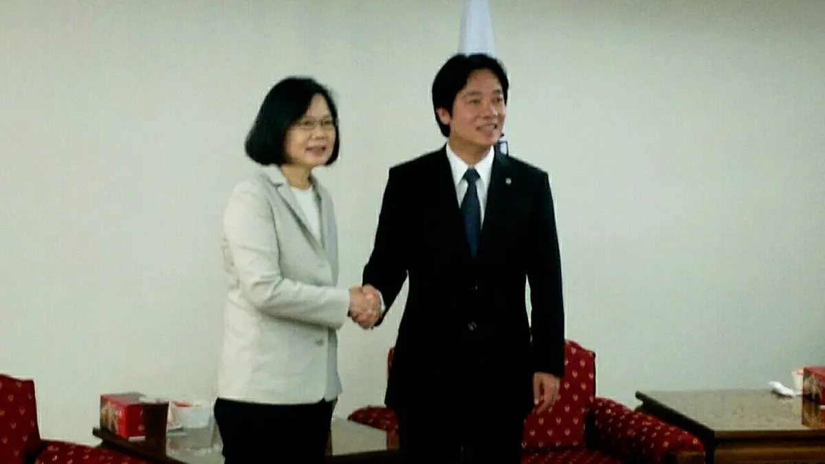 民進黨黨主席蔡英文17日展開總統大選行程,她來到台南市,台南市長賴清德是呼聲最高的副手人選。(民進黨中央提供) (複製).jpg