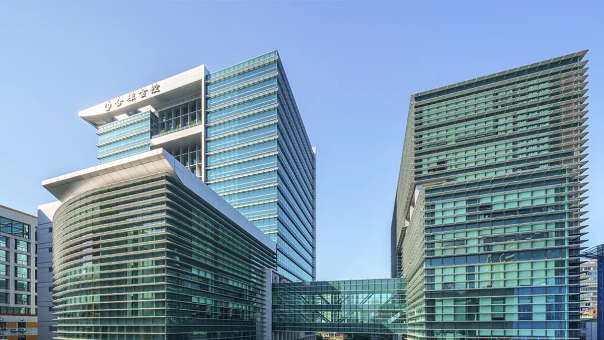 合庫金控27日舉行線上法說會,總經理蘇佐政表示明年股利政策審慎樂觀。(資料照,合庫金控提供) 合庫金控27日舉行線上法說會,總經理蘇佐政表示明年股利政策審慎樂觀。(資料照,合庫金控提供)