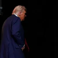 2025年9月21日、アメリカ大統領トランプ氏がカーク追悼式に出席する。(写真/AP通信提供) 2025年9月21日、アメリカ大統領トランプ氏がカーク追悼式に出席する。(写真/AP通信提供)