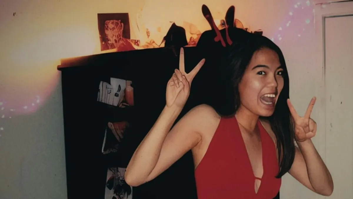 Netflix《雙面女弑親案》講述2010年發生的恐怖案件,20歲的越南女子竟然因為父母管教嚴厲,買兇自導自演一齣謀殺案。(圖/翻攝自Netflix) Netflix《雙面女弑親案》講述2010年發生的恐怖案件,20歲的越南女子竟然因為父母管教嚴厲,買兇自導自演一齣謀殺案。(圖/翻攝自Netflix)