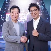 民進黨台北市長參選人沈伯洋(右)14日將二度接受前中廣董事長趙少康(左)專訪。(資料照,TVBS提供) 民進黨台北市長參選人沈伯洋(右)14日將二度接受前中廣董事長趙少康(左)專訪。(資料照,TVBS提供)