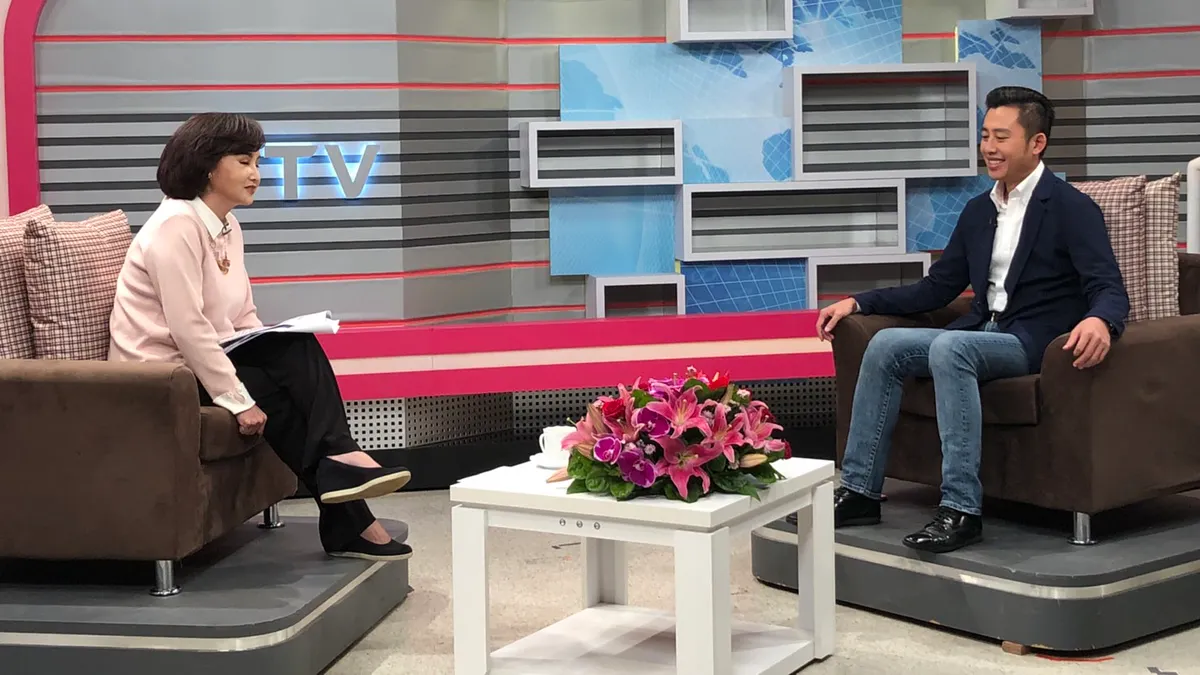 新竹市長林智堅接受電視台專訪,自曝從政之路的點點滴滴。(新竹市政府提供) 新竹市長林智堅接受電視台專訪,自曝從政之路的點點滴滴。(新竹市政府提供)