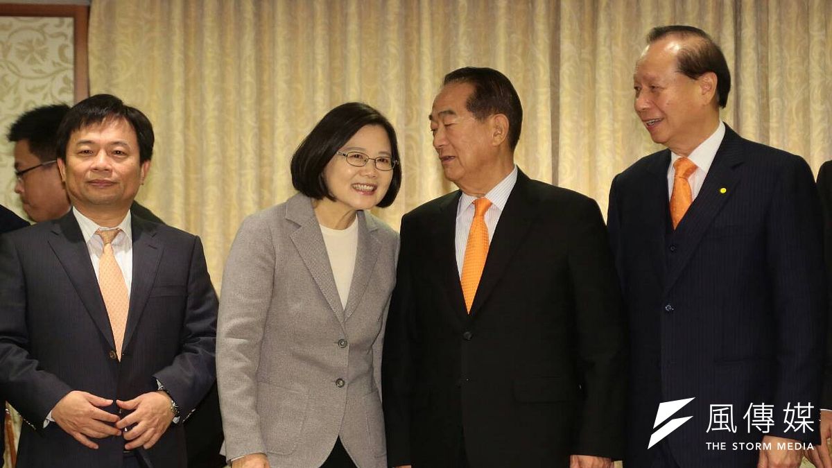 蔡英文選後首度拜會宋楚瑜。(顏麟宇攝) 蔡英文選後首度拜會宋楚瑜。(顏麟宇攝)