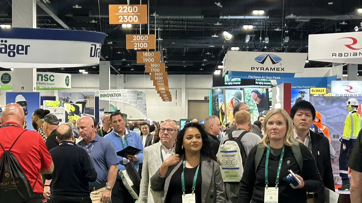 2025年美國NSC安全防護展台灣館集結7家業者。圖為大會現場人潮。(紡拓會提供) 2025年美國NSC安全防護展台灣館集結7家業者。圖為大會現場人潮。(紡拓會提供)