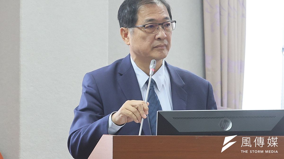 法務部長鄭銘謙(見圖)30日赴立法院司法法制委員會答詢,指稱自己對屏東縣議會議長周典論涉賄案的案情不了解。(柯承惠攝) 法務部長鄭銘謙(見圖)30日赴立法院司法法制委員會答詢,指稱自己對屏東縣議會議長周典論涉賄案的案情不了解。(柯承惠攝)