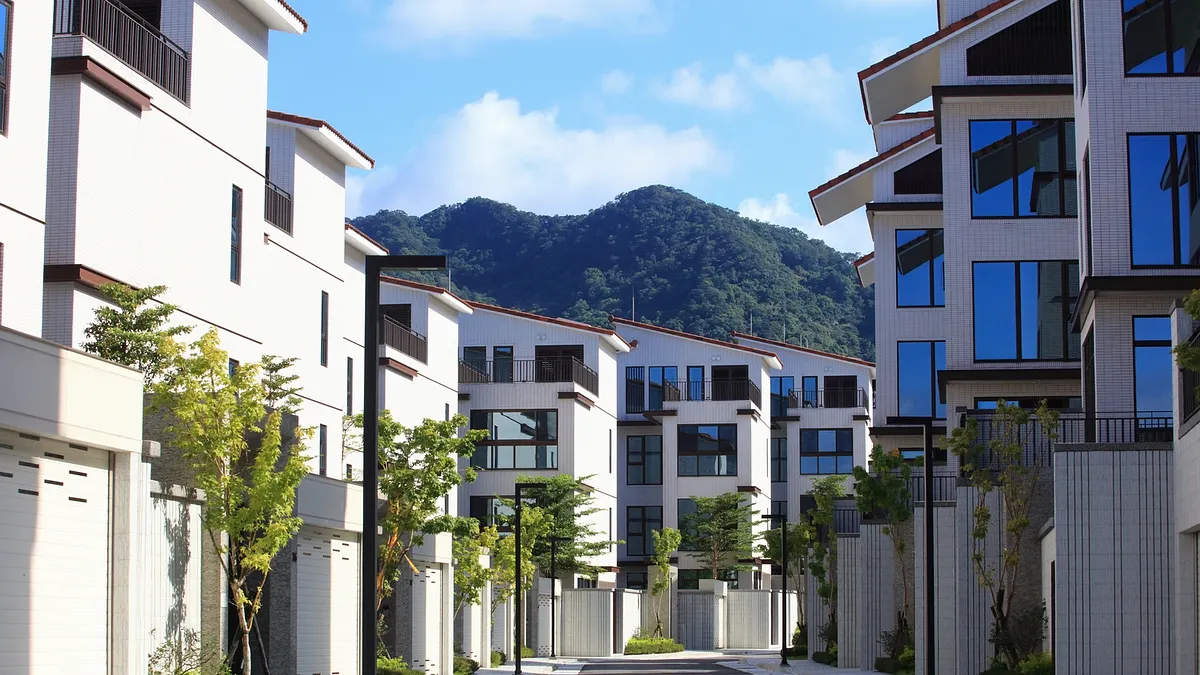 新店大台北華城打造的「雲裡山」,規劃101戶獨棟電梯別墅。(圖/璞園建築提供)