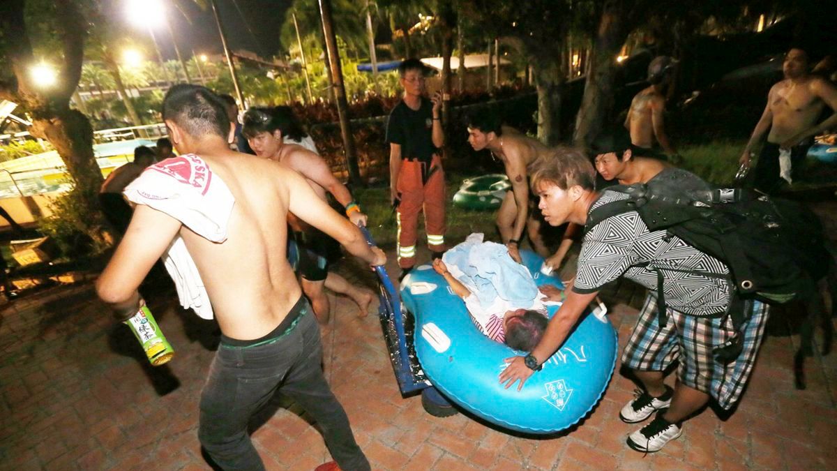 八仙樂園6月底發生塵爆事件,究竟是如何發生的?經多次實驗後,認為是晚會專用光束燈肇禍。(資料照,美聯社) 八仙樂園6月底發生塵爆事件,究竟是如何發生的?經多次實驗後,認為是晚會專用光束燈肇禍。(資料照,美聯社)