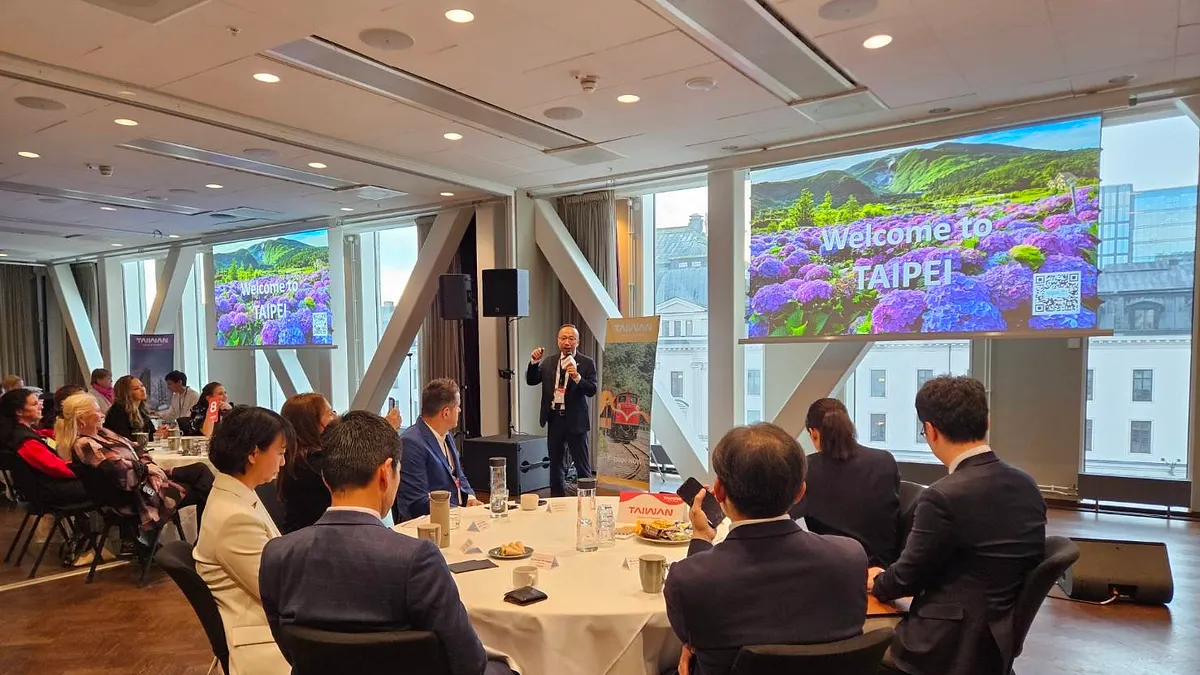 觀傳局在斯德哥爾摩推廣會進行簡報,向瑞典旅遊業者大力推薦臺北觀光資源。(臺北市政府觀光傳播局提供) 觀傳局在斯德哥爾摩推廣會進行簡報,向瑞典旅遊業者大力推薦臺北觀光資源。(臺北市政府觀光傳播局提供)