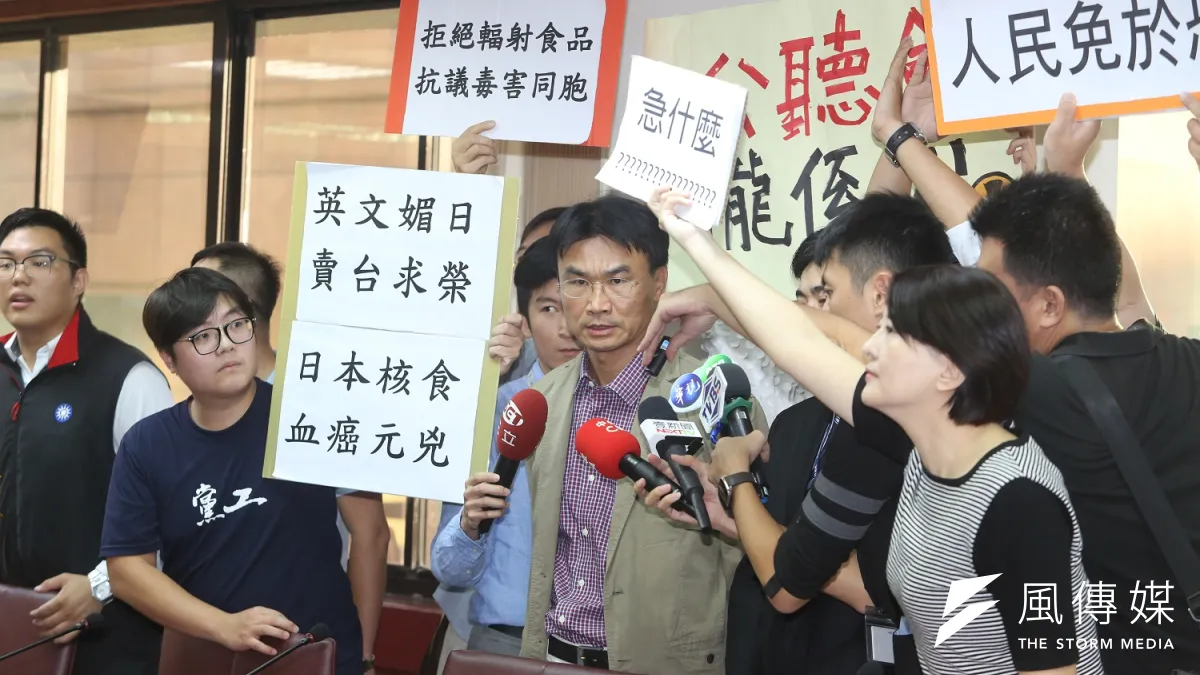 過去是社運人士的陳吉仲,在入閣後反而成為別人抗議的對象。(資料照,柯承惠攝)