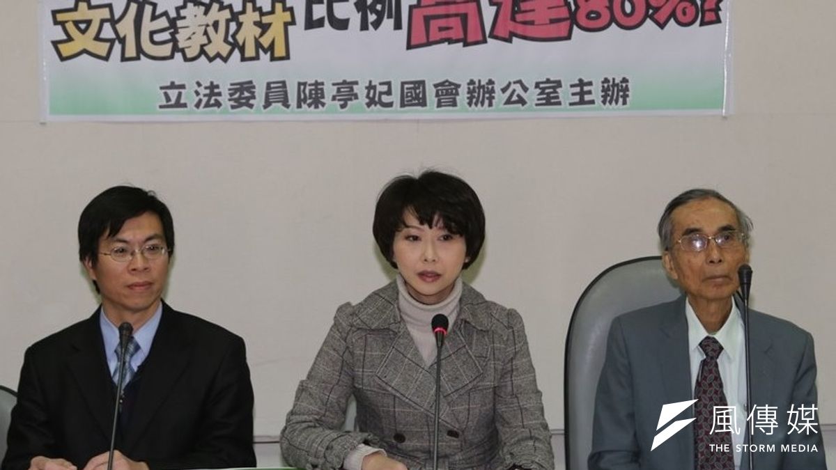 高中國文課文言文比例達65%,再加文化基本教材與國學常識,文言文比例根本超過80%。(余志偉攝) 高中國文課文言文比例達65%,再加文化基本教材與國學常識,文言文比例根本超過80%。(余志偉攝)