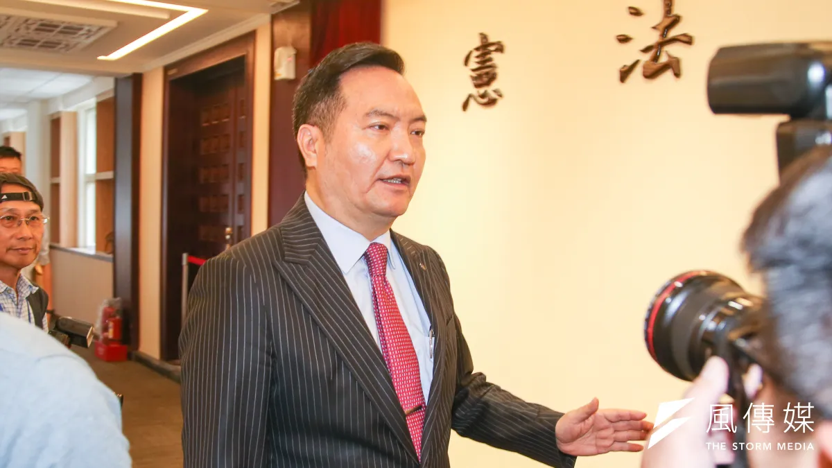 憲法法庭「是否受理不當黨產條例釋憲案說明會」,行政院政委羅秉成主張監察院聲請釋憲,大法官不應受理。(陳明仁攝)