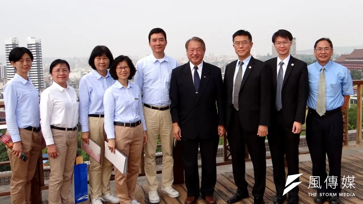 高雄五星級飯店宣布與正修科大產學結盟,未來將導入專業人才補足退休人力。(圖/徐炳文攝)