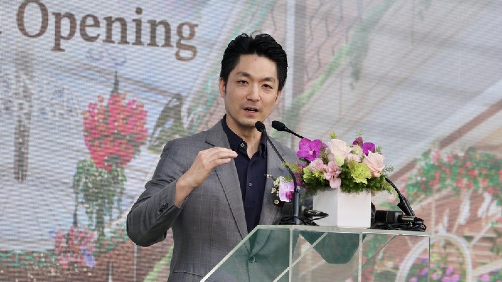 鬍鬚張挺蔣萬安遭青鳥抵制 他現場用餐曝「真實情況」酸:沒看出成效