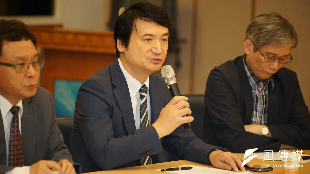 20180428-中華民國國際關係學會舉行「兩韓會談後的朝鮮半島情勢分析」座談會,台大政治系教授楊永明發言。(盧逸峰攝) 20180428-中華民國國際關係學會舉行「兩韓會談後的朝鮮半島情勢分析」座談會,台大政治系教授楊永明發言。(盧逸峰攝)