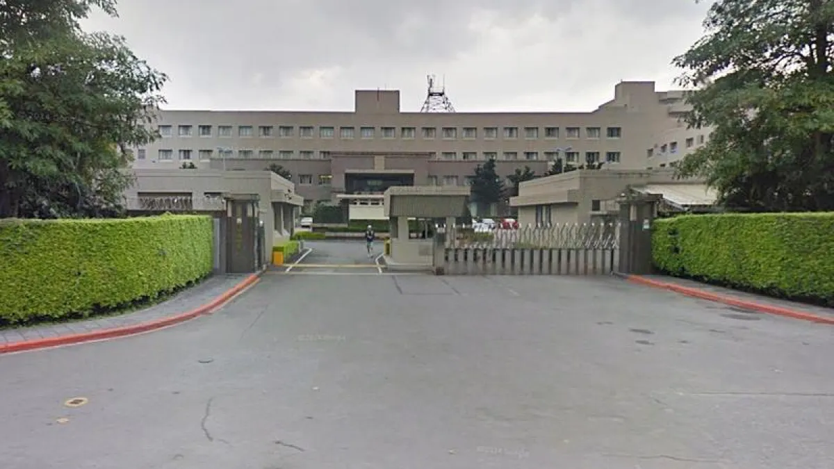 因國安局特勤中心正進行「室內靶場的防彈膠塊的翻修更新工程」,是否與才剛做完防彈膠磚汰換及翻堆有關,才造成的跳彈