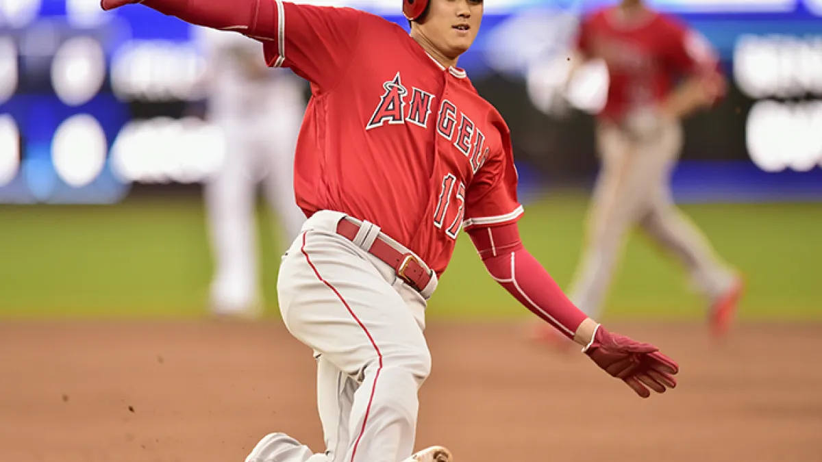 大谷翔平今天在對上多倫多藍鳥的系列戰第2戰,打擊表現不錯以外還跑出生涯首次盜壘,幫助洛杉磯天使逆轉獲勝。(美聯社)