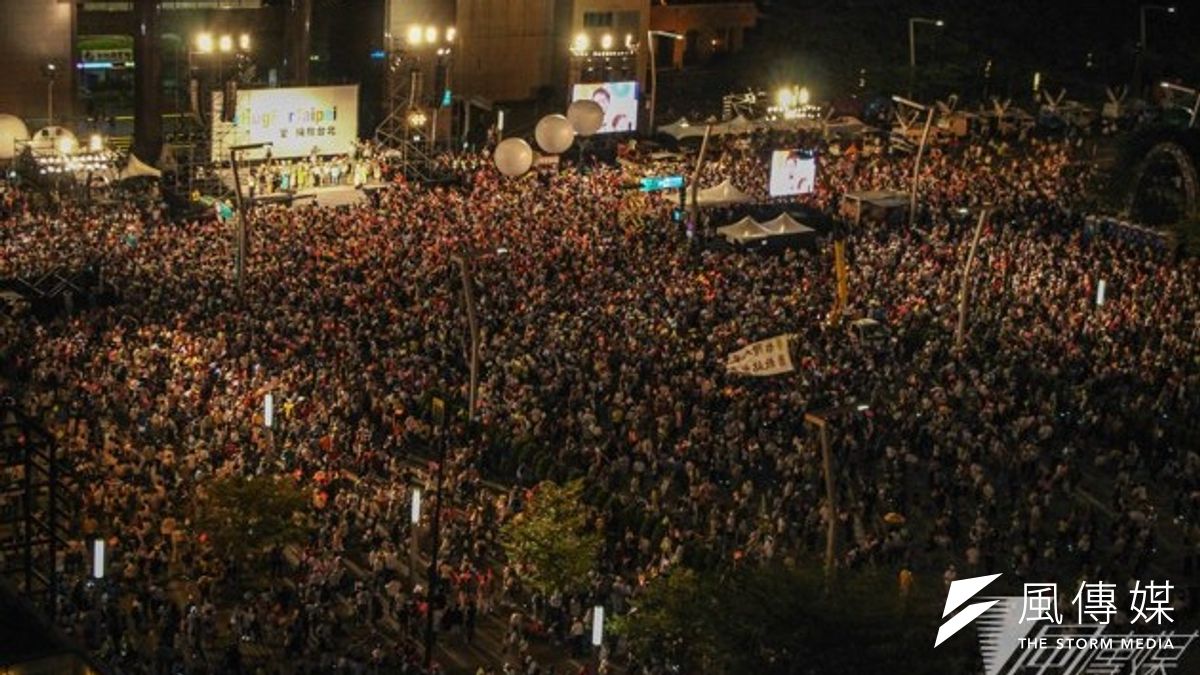 此次九合一地方選舉,中、港留學生歷經一次選舉公民課,包含造勢晚會與選舉口水等,對中港學生來說是個全新的體驗。(資料照片,葉信菉攝) 此次九合一地方選舉,中、港留學生歷經一次選舉公民課,包含造勢晚會與選舉口水等,對中港學生來說是個全新的體驗。(資料照片,葉信菉攝)