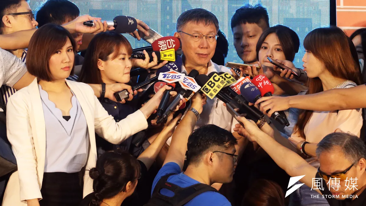 台北市長柯文哲出席巡邏箱電子化系統啟用儀式記者會,並在會後接受訪問。(蘇仲泓攝)