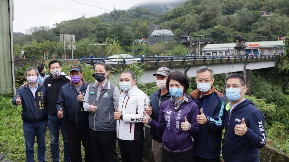 市長侯友宜於11月13日主持動土典禮,期盼明年9月完成改建,與既有之平菁新橋縫合成一座筆直新橋。(圖/新北市工務局提供)