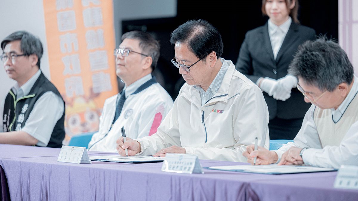 桃園市長張善政出席研討會,與營造業北區職業安全衛生促進會建立安全伙伴關係。(圖/桃園市政府提供) 桃園市長張善政出席研討會,與營造業北區職業安全衛生促進會建立安全伙伴關係。(圖/桃園市政府提供)