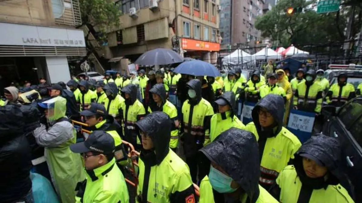 林右昌為警察爭福利。(圖/內政部警政署提供)
