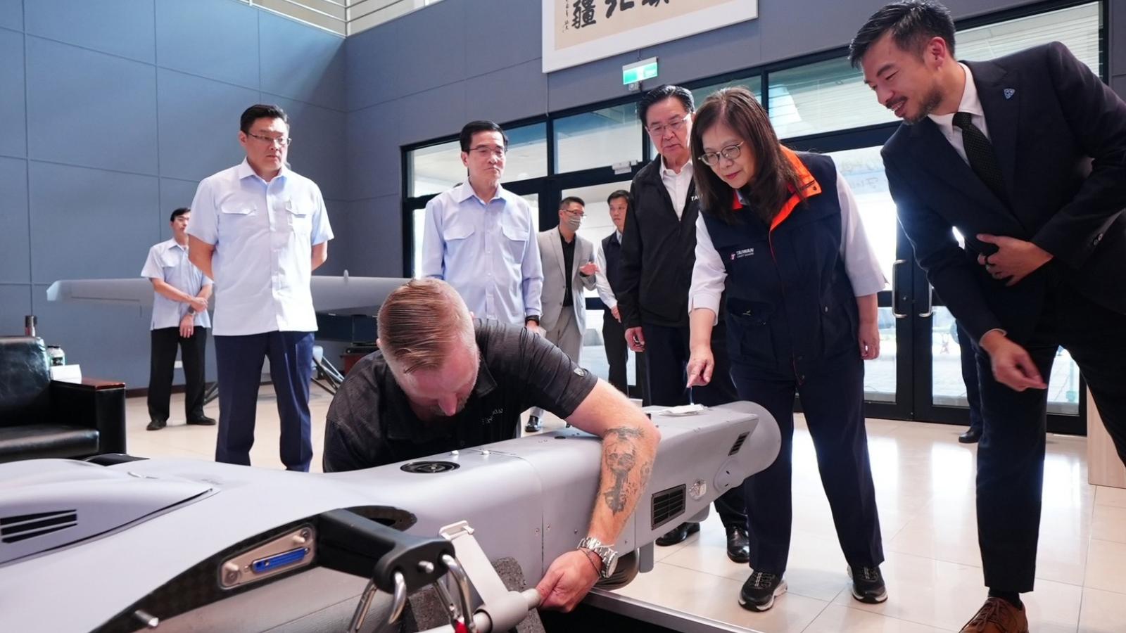 海巡署首架V-BAT垂直起降無人機抵台 Shield AI攜手漢翔建立在地支援體系