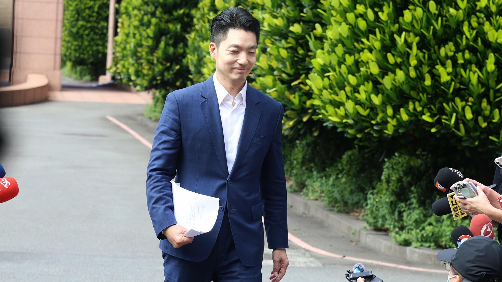 蔣萬安赴行政院談松機遷建 卓榮泰當面指他「和4年前有巨大轉折」