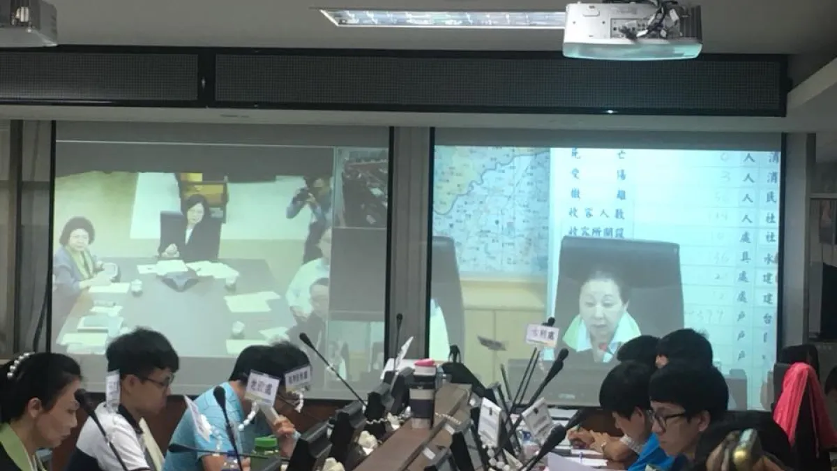 嘉義豪雨成災,總統蔡英文24日中午與嘉義縣長張花冠連線視訊,了解目前災情狀況。(取自張花冠臉書)
