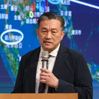民進党は19日、第22回全国党員代表大会を開催し、中央執行委員および中央常務執行委員(中常委)の改選を行った。注目を集めたのは、党内派閥「湧言会」に所属する王定宇・立法委員が最終的に中常委に選出されず、同党の新たな権力中枢から退いたことである。(写真/劉偉宏撮影) 民進党は19日、第22回全国党員代表大会を開催し、中央執行委員および中央常務執行委員(中常委)の改選を行った。注目を集めたのは、党内派閥「湧言会」に所属する王定宇・立法委員が最終的に中常委に選出されず、同党の新たな権力中枢から退いたことである。(写真/劉偉宏撮影)
