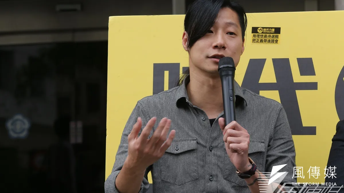 為禮讓范雲,時代力量建黨工程隊總隊長林昶佐(Freddy)16日宣布退出大安立委選舉後,將於19日宣布轉戰萬華。(資料照片,楊子磊攝) 為禮讓范雲,時代力量建黨工程隊總隊長林昶佐(Freddy)16日宣布退出大安立委選舉後,將於19日宣布轉戰萬華。(資料照片,楊子磊攝)