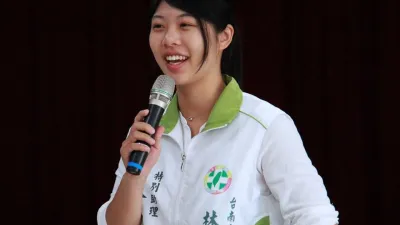 林易瑩原是民進黨議員林宜瑾栽培接棒的新人,卻在近日閃電易幟接下時代力量台南幹部,成為首位公開跳槽時代力量的民進黨成員。(取自林易瑩臉書)