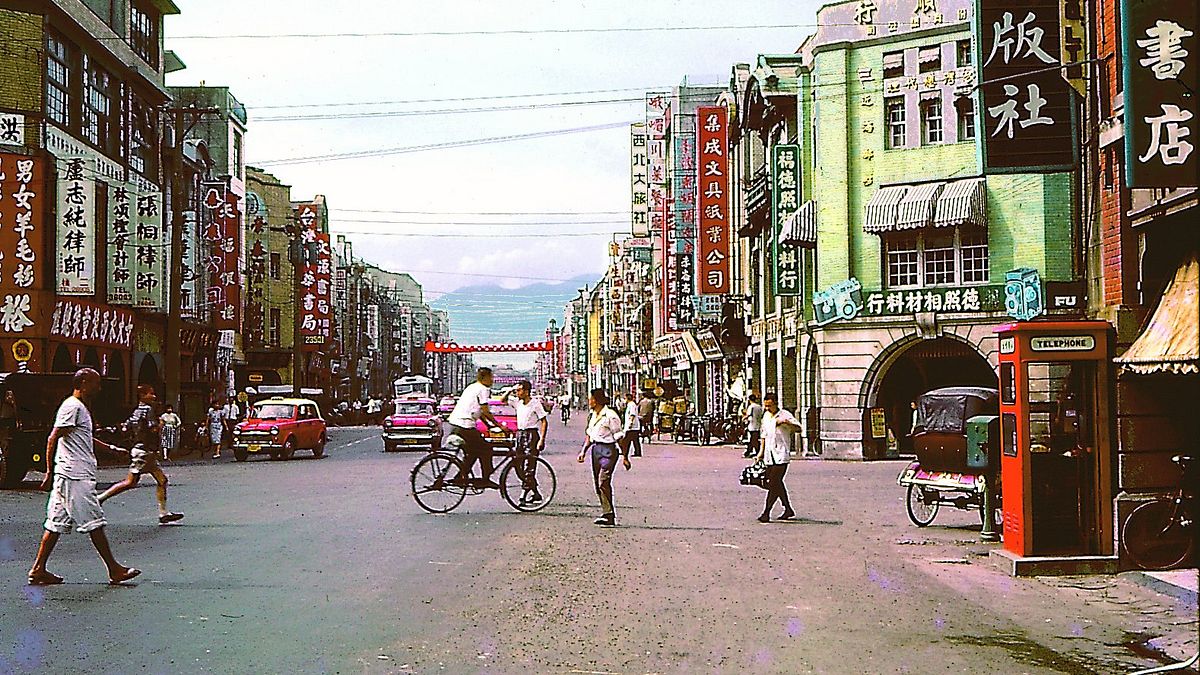 越禁越想看,禁書自有一股誘人的吸引力,重慶南路是昔日愛書人挖寶的好地方。(取自Sarj Bloom臉書) 越禁越想看,禁書自有一股誘人的吸引力,重慶南路是昔日愛書人挖寶的好地方。(取自Sarj Bloom臉書)