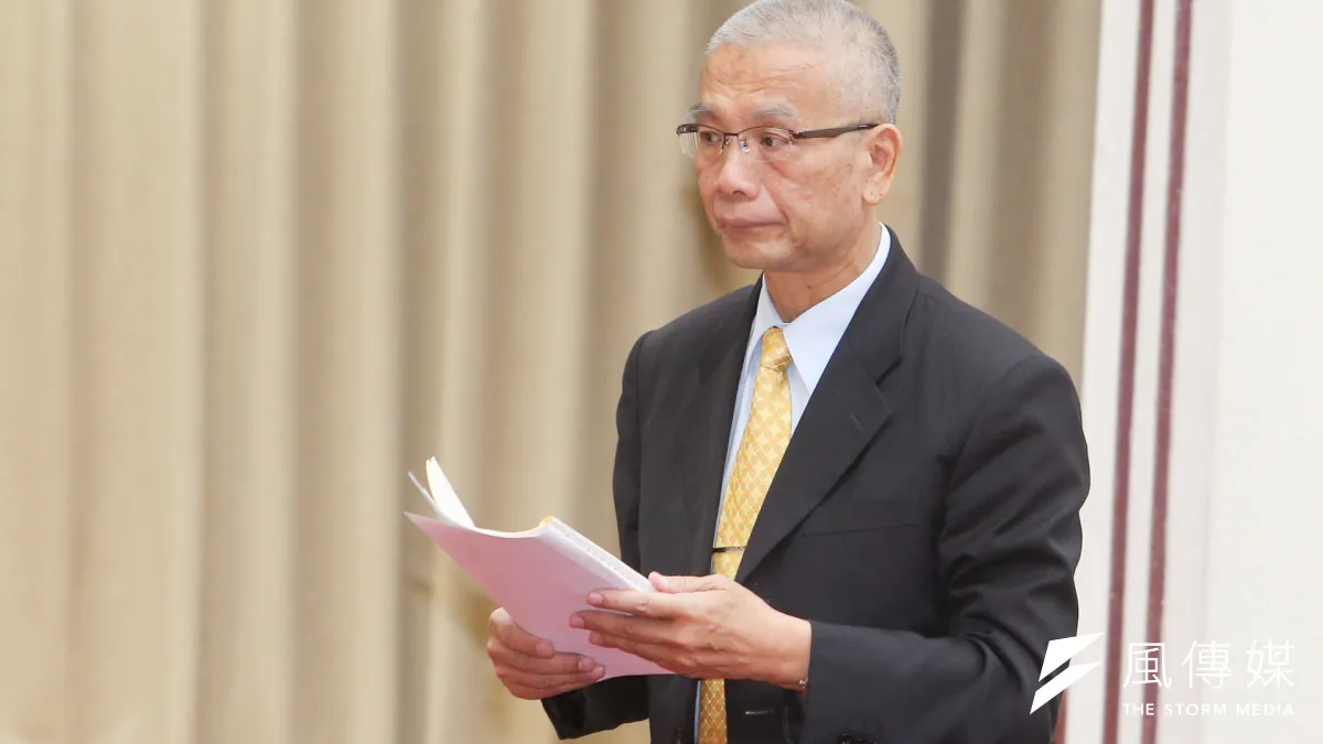 財政部長許虞哲說出明年可望減稅,被認為人情作到藍營去而引起綠營怒火。(陳明仁攝)