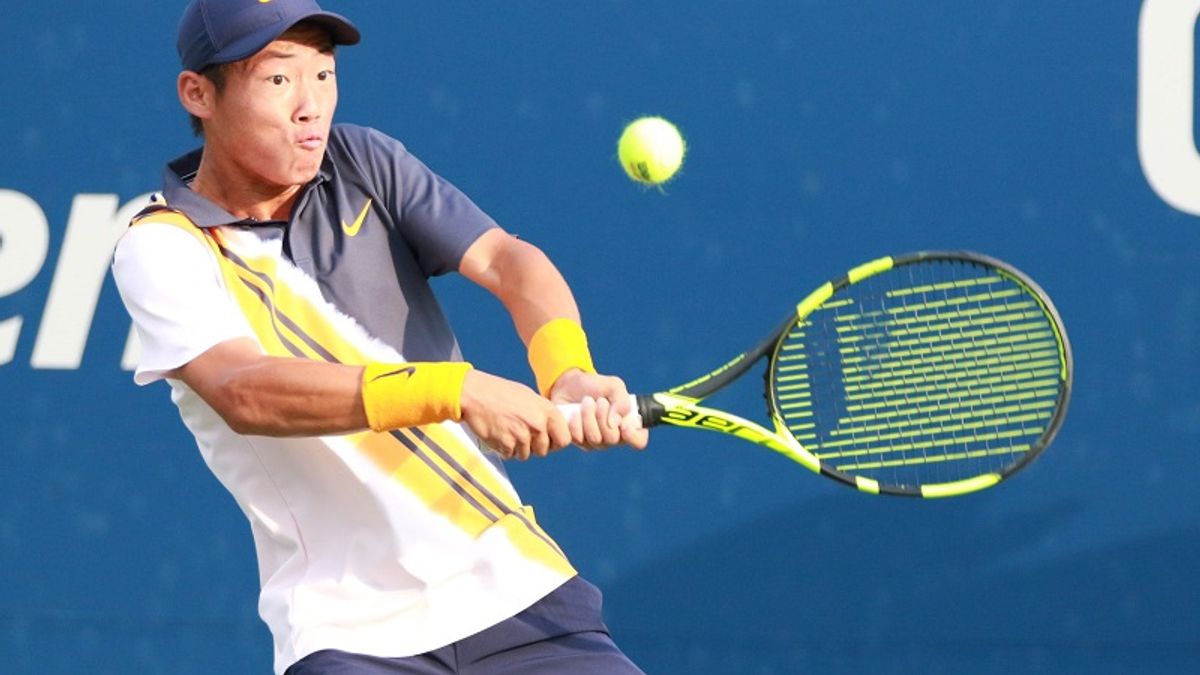 曾俊欣在美網青少年男單16強賽,以6比2、6比3擊敗波蘭小將馬瑞克,強勢晉級8強。 (圖/取自四維體育推廣教育基金會臉書) 曾俊欣在美網青少年男單16強賽,以6比2、6比3擊敗波蘭小將馬瑞克,強勢晉級8強。 (圖/取自四維體育推廣教育基金會臉書)