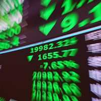 台湾株式市場は本日、23,318.37ポイント、224.15ポイント下落で始まり、場中最安値は23,168ポイントに達し、374ポイントの大幅下落となった。時価総額は75.87兆台湾ドルから74.66兆台湾ドルに縮小し、1日で1.21兆台湾ドルが蒸発した。(写真/顔麟宇撮影) 台湾株式市場は本日、23,318.37ポイント、224.15ポイント下落で始まり、場中最安値は23,168ポイントに達し、374ポイントの大幅下落となった。時価総額は75.87兆台湾ドルから74.66兆台湾ドルに縮小し、1日で1.21兆台湾ドルが蒸発した。(写真/顔麟宇撮影)