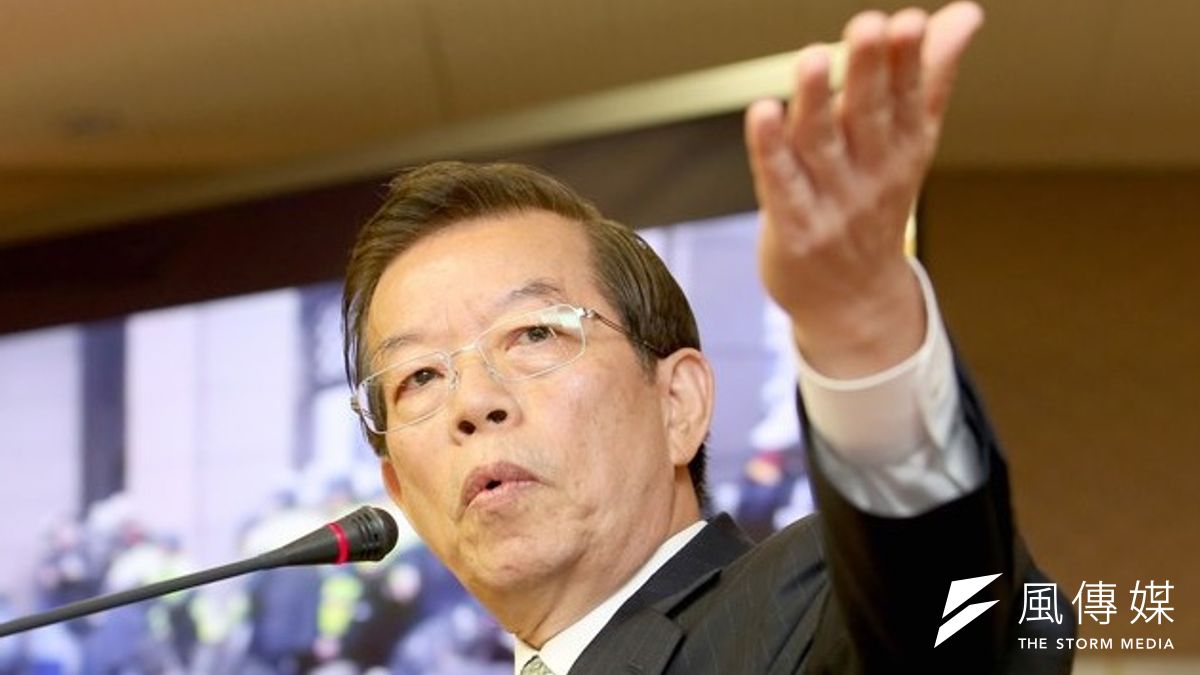 太陽花學運刺激黨內中生代要求世代交替,民進黨前主席謝長廷13日表示,若參選黨主席影響他的改革角色,他自會慎重考慮。(吳逸驊攝) 太陽花學運刺激黨內中生代要求世代交替,民進黨前主席謝長廷13日表示,若參選黨主席影響他的改革角色,他自會慎重考慮。(吳逸驊攝)