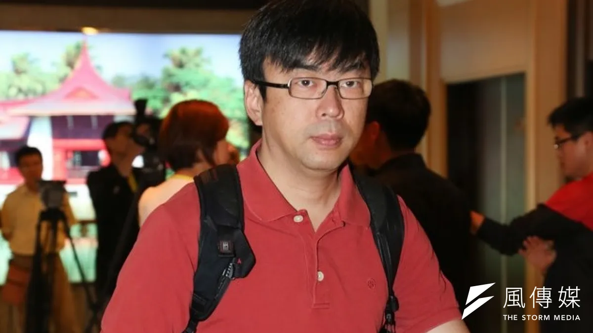 屏東爆發餿水油事件,屏東縣長曹啟鴻10日出面坦承疏失,但同為民進黨新潮流系的立委段宜康則在臉書批評,追溯楊秋興任縣長時為違法業者背書,屏東縣府才放棄追查。(資料照片,余志偉攝)