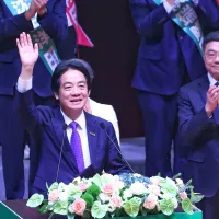 總統賴清德(左)、行政院長卓榮泰(右)兩年四個月就玩殘中華民國憲法。(顏麟宇攝) 總統賴清德(左)、行政院長卓榮泰(右)兩年四個月就玩殘中華民國憲法。(顏麟宇攝)