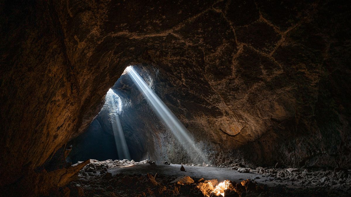 西班牙女子極限運動員 Beatriz Flamini 日前完成了在洞穴獨自生活500日的壯舉(圖非當事洞穴)。(Unsplash) 西班牙女子極限運動員 Beatriz Flamini 日前完成了在洞穴獨自生活500日的壯舉(圖非當事洞穴)。(Unsplash)