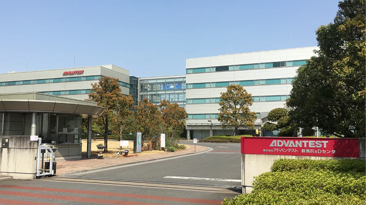 日本半導體測試設備大廠愛德萬測試受惠AI晶片需求成長,2026年7至9月出貨至台灣的營收占全球54.7%。(圖片來源:Advantest)