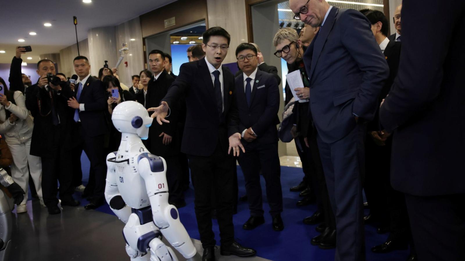 科技熱議》人形機器人何時才能真正投入服務?宇樹科技:最慢得等10年;一句話市值蒸發700億!