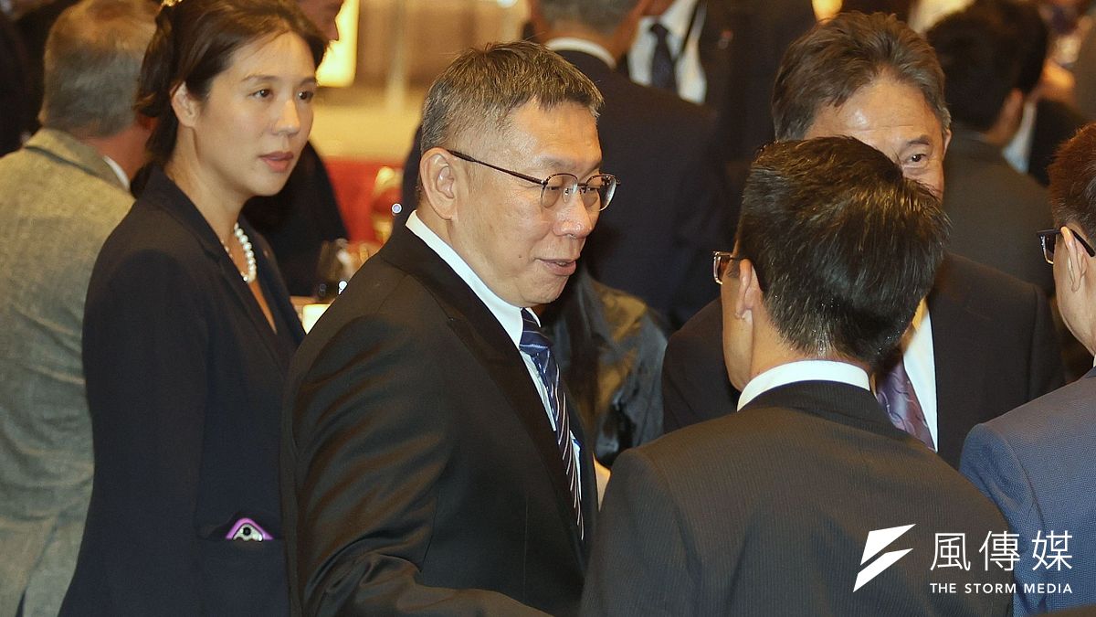 美國在台協會(AIT)6日晚間舉行「美國獨立紀念日酒會」,民眾黨主席柯文哲出席。(柯承惠攝) 美國在台協會(AIT)6日晚間舉行「美國獨立紀念日酒會」,民眾黨主席柯文哲出席。(柯承惠攝)