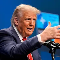 2025年6月25日、アメリカのトランプ大統領がNATO首脳会議で発言する。(AP通信) 2025年6月25日、アメリカのトランプ大統領がNATO首脳会議で発言する。(AP通信)