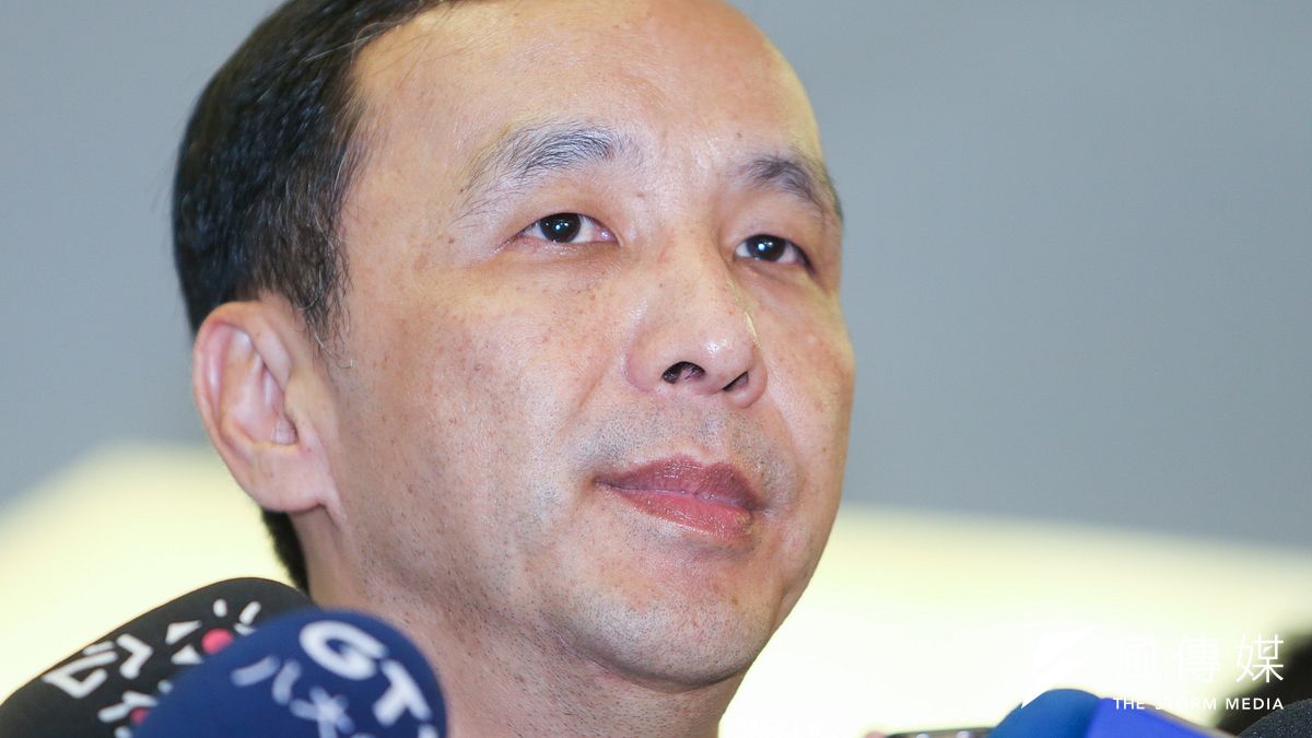 針對小廣告林立影響市容的問題,新北市長朱立倫1日表示,要求務必追辦到底,嚴懲張貼者及背後雇主,從源頭遏止類似行為。(資料照,陳明仁攝) 針對小廣告林立影響市容的問題,新北市長朱立倫1日表示,要求務必追辦到底,嚴懲張貼者及背後雇主,從源頭遏止類似行為。(資料照,陳明仁攝)