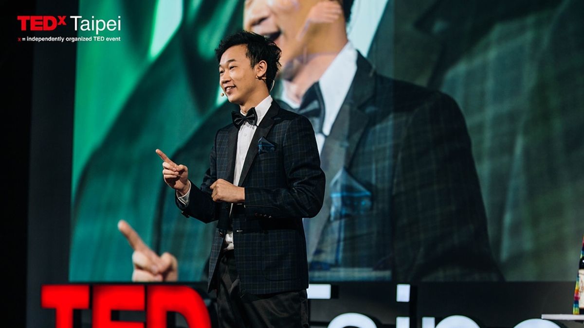 台大畢業的黃柏翰是台灣最年輕的魔術冠軍。(圖/黃柏翰提供) 台大畢業的黃柏翰是台灣最年輕的魔術冠軍。(圖/黃柏翰提供)