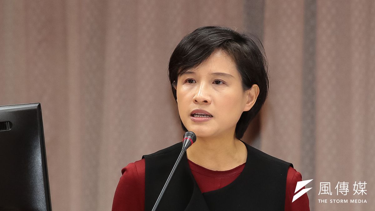 作者認為,文化部長鄭麗君日前在臉書上表示「台灣是亞洲最自由、民主、多元、熱情的國家。台灣的金馬獎為所有電影工作者打造一個尊重電影藝術及創作自由的國際獎項。「但請記得:這裡是台灣,不是『中國台灣』」;但簡言之,台灣再怎麼「自由民主」,仍有一個更高的前提,一個絕對不可以挑戰的政治正確。(顏麟宇攝) 作者認為,文化部長鄭麗君日前在臉書上表示「台灣是亞洲最自由、民主、多元、熱情的國家。台灣的金馬獎為所有電影工作者打造一個尊重電影藝術及創作自由的國際獎項。「但請記得:這裡是台灣,不是『中國台灣』」;但簡言之,台灣再怎麼「自由民主」,仍有一個更高的前提,一個絕對不可以挑戰的政治正確。(顏麟宇攝)