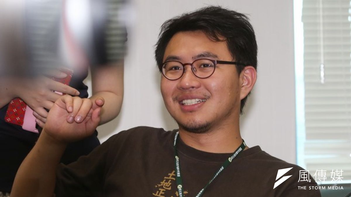 民進黨青年部主任傅偉哲26日也在苗栗證實,已把戶籍從故鄉通霄,遷到第2選區的公館鄉,以符第2選區立委補選資格。(余志偉攝) 民進黨青年部主任傅偉哲26日也在苗栗證實,已把戶籍從故鄉通霄,遷到第2選區的公館鄉,以符第2選區立委補選資格。(余志偉攝)