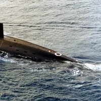 ロシア軍のキロ級潜水艦は長距離巡航ミサイルを発射する能力を持つ。(AP通信) ロシア軍のキロ級潜水艦は長距離巡航ミサイルを発射する能力を持つ。(AP通信)