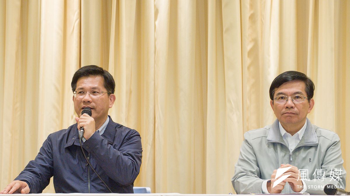 華航勞資協商再破裂,交通部長林佳龍等人舉行記者會。(資料照,甘岱民攝) 華航勞資協商再破裂,交通部長林佳龍等人舉行記者會。(資料照,甘岱民攝)