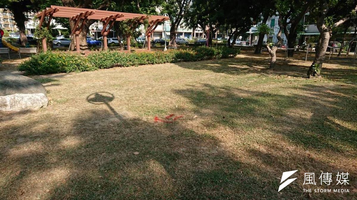 捷運局為能保留既有路樹林蔭,於細部設計階段即針對樹木遷移及保護議題邀集市府工務局養工處及專家學者等召開會議。(圖/徐炳文攝) 捷運局為能保留既有路樹林蔭,於細部設計階段即針對樹木遷移及保護議題邀集市府工務局養工處及專家學者等召開會議。(圖/徐炳文攝)